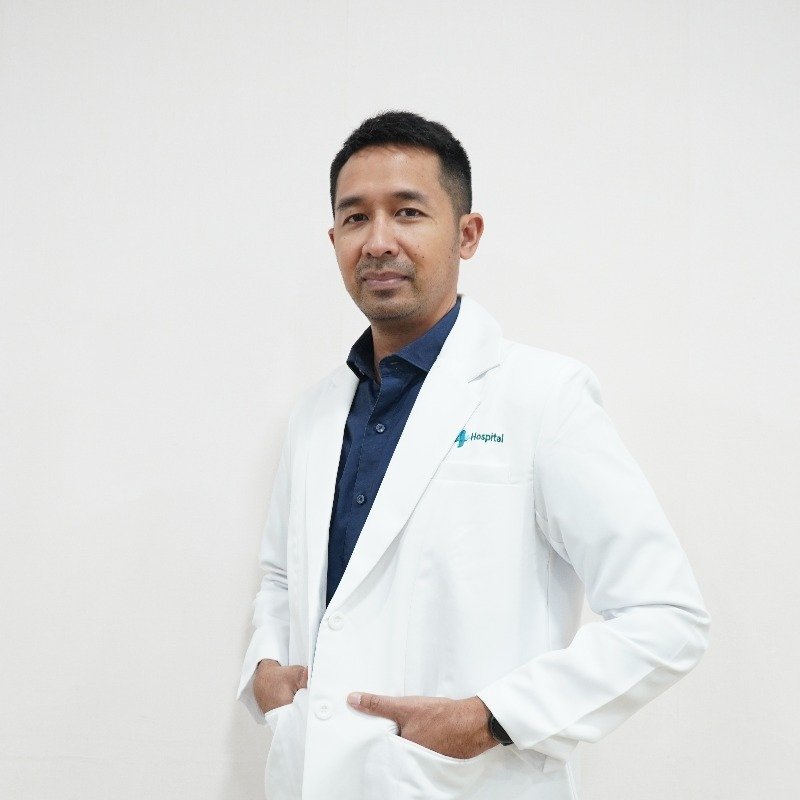 Foto dr. Karibaldi Triastara, Sp.OT, Subsp.P.L.(K), FICS,AIFO-K